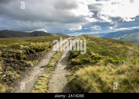 Scottish paesaggio rurale. Braemar, Aberdeenshire, Scotland, Regno Unito. Royal Deeside tra Braemar e Ballater. Cairngorm Mountains. Foto Stock