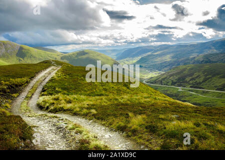 Scottish paesaggio rurale. Braemar, Aberdeenshire, Scotland, Regno Unito. Royal Deeside tra Braemar e Ballater. Cairngorm Mountains. Foto Stock