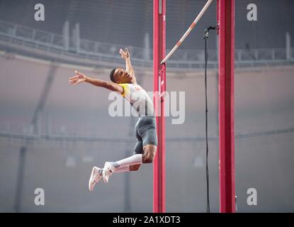 Doha, Katar. 28 Sep, 2019. Raphael HOLZDEPPE (Germania) azione, volo, Pole Vault Qualificazione degli uomini, su 28.09.2019 Campionati del Mondo 2019 a Doha/Qatar, dal 27.09. - 10.10.2019. | Utilizzo di credito in tutto il mondo: dpa/Alamy Live News Foto Stock