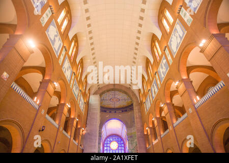 Aparecida, São Paulo, Brasile - 13 Gennaio 2016: la Cattedrale di Nossa Senhora Aparecida Santuario Nazionale Foto Stock