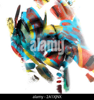 Paintography. La doppia esposizione fotografia portrait miscelato con disegnati a mano con verniciatura spazzolata texture su sfondo bianco Foto Stock
