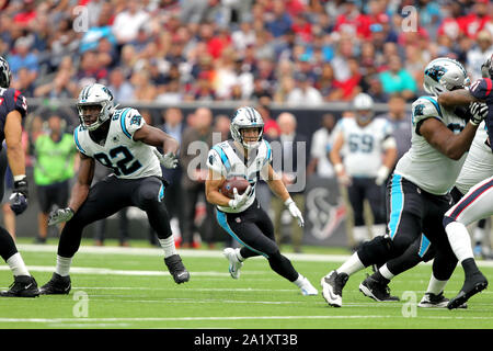 Houston, Texas, Stati Uniti d'America. 29Sep, 2019. Carolina Panthers running back Christian McCaffrey (22) porta la sfera upfield durante il primo trimestre del NFL stagione regolare il gioco tra la Houston Texans e Carolina Panthers a NRG Stadium di Houston, TX, il 15 settembre 2019. Credito: Erik Williams/ZUMA filo/Alamy Live News Foto Stock