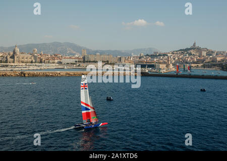 Una veduta aerea della Gran Bretagna SailGP Team di F50 catamarani durante la pratica gara prima della finale SailGP evento della stagione 1 a Marsiglia, Francia Foto Stock