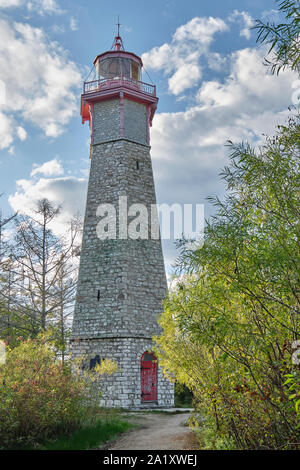 Il Gibraltar Point Lighthouse sulle isole di Toronto è uno dei più antichi fari esistenti sui Grandi Laghi essendo costruito nel 1808. Foto Stock