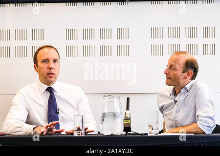 Centrale di Manchester, Manchester, Regno Unito. 29 settembre 2019. Matthew Hancock, Segretario di Stato per la salute, partecipa a un evento di frangia al Partito Conservatore Conferenza d'autunno. Matthew era in conversazione con Paolo Waugh, Executive Editor, politica, Huffpost UK . Foto di Julie Edwards./Alamy Live News Foto Stock