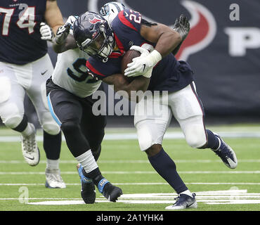 Houston, Texas, Stati Uniti d'America. 29Sep, 2019. Houston Texans running back Carlos Hyde (23) porta la sfera durante un gioco di NFL tra Houston Texans e Carolina Panthers a NRG Stadium di Houston, Texas, sul Sett. 29, 2019. Credito: Scott Coleman/ZUMA filo/Alamy Live News Foto Stock