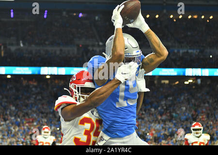 Detroit, Michigan, Stati Uniti d'America. 29Sep, 2019. Detroit, Michigan, Stati Uniti d'America. 29Sep, 2019. Detroit Lions WR Kenny Golladay (19) Si ritiene che le catture di un nullaosta touchdown nel quarto trimestre del NFL Game tra Kansas City Chiefs e Detroit Lions su Settembre 29, 2019 al Ford Field in Detroit, MI (foto di Allan Dranberg/Cal Sport Media) Credito: Cal Sport Media/Alamy Live News Credito: Cal Sport Media/Alamy Live News Foto Stock