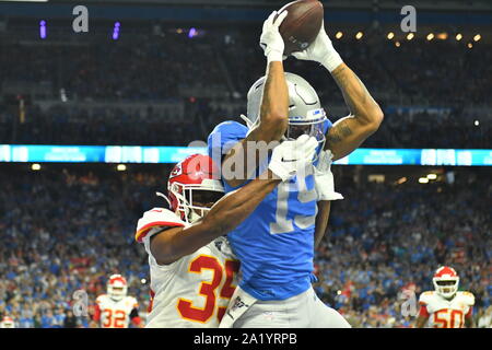 Detroit, Michigan, Stati Uniti d'America. 29Sep, 2019. Detroit, Michigan, Stati Uniti d'America. 29Sep, 2019. Detroit Lions WR Kenny Golladay (19) Si ritiene che le catture di un nullaosta touchdown nel quarto trimestre del NFL Game tra Kansas City Chiefs e Detroit Lions su Settembre 29, 2019 al Ford Field in Detroit, MI (foto di Allan Dranberg/Cal Sport Media) Credito: Cal Sport Media/Alamy Live News Credito: Cal Sport Media/Alamy Live News Foto Stock