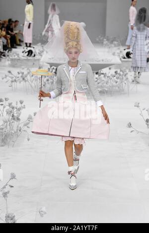 Parigi, Francia. 29 settembre 2019. THOM BROWNE SS20 pista durante la settimana della moda di Parigi - Paris, Francia 29/09/2019 | Utilizzo di credito in tutto il mondo: dpa picture alliance/Alamy Live News Foto Stock