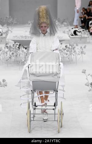 Parigi, Francia. 29 settembre 2019. THOM BROWNE SS20 pista durante la settimana della moda di Parigi - Paris, Francia 29/09/2019 | Utilizzo di credito in tutto il mondo: dpa picture alliance/Alamy Live News Foto Stock