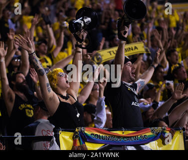 Columbus, Ohio, Stati Uniti d'America. 29 Settembre, 2019. Columbus Crew SC ventole celebrano la loro vittoria 2-0 contro Philadelphia Unione nella loro ultima partita della stagione a Mapfre Stadium. Credito: Brent Clark/Alamy Live News Foto Stock