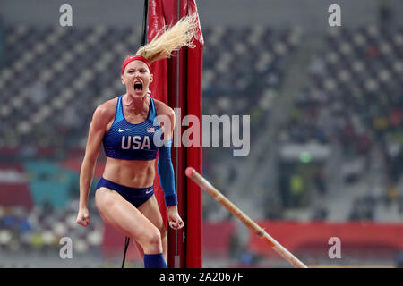 Doha in Qatar. 29Sep, 2019. Sandi Morris degli Stati Uniti reagisce durante le donne del pole vault finale al 2019 IAAF Campionati del Mondo a Doha, in Qatar, Sett. 29, 2019. Credito: Li Ming/Xinhua/Alamy Live News Foto Stock