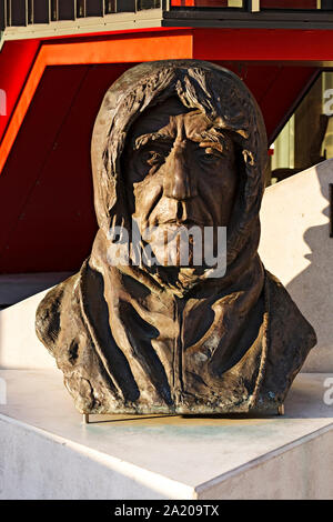 Hobart Australia / il busto di esploratore norvegese Ronald Amundsen presso l Istituto per l ambiente marino e studi Antartico in Tasmania. Foto Stock
