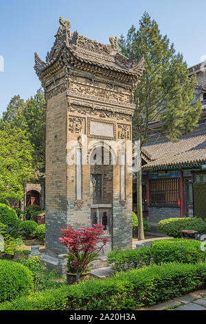 Decorate gate ornamentali nel giardino della Grande Moschea di Xi'an Foto Stock