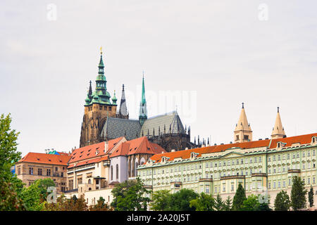 Cattedrale di San Vito nei pressi del Castello di Praga Foto Stock