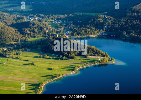 Il lago di Bohinj dal monte Vogar Foto Stock