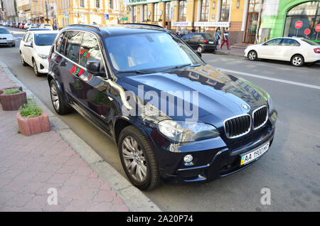 Kiev, Ucraina - 19 settembre 2017: BMW X5 2011 nero. Bayerische Motoren Werke AG BMW è multinazionale tedesca che produce automobili e Foto Stock