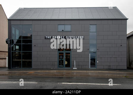 L'Orkney distillando azienda distilleria di Gin Ayre Road Kirkwall terraferma le isole Orkney Scotland Regno Unito vista esterna della moderna grigio scuro bl Foto Stock