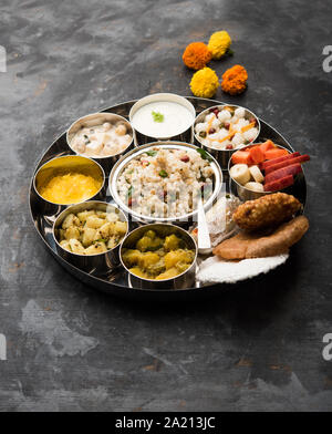 Navratri Upwas Thali / digiuno piatti, il fuoco selettivo Foto Stock