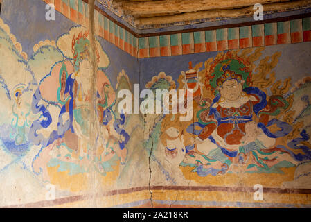 Murales nel monastero di Thiksey in Ladakh, India Foto Stock