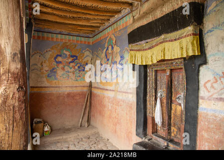Murales nel monastero di Thiksey in Ladakh, India Foto Stock