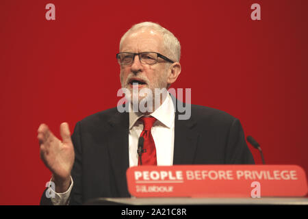 Brighton, Regno Unito. 24 settembre 2019. Jeremy Corbyn dà il suo leader discorso in occasione del congresso del partito laburista la. Credit Rupert Rivett Foto Stock