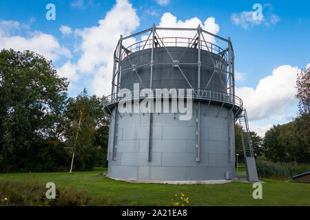 Completare rinnovato titolare di gas nel villaggio Dedemsvaart provincia Overijssel, era un gas storage in uso nella prima metà del secolo twentieths come Foto Stock