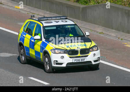 2018 BMW X5 Xdrive30D AC Auto; Tac ops, operazioni tattiche di divisione. Polizia britannica il traffico veicolare, trasporti, moderno, carrozze salone, nord-legato sulla corsia di 3 M6 motorway autostrada. Foto Stock