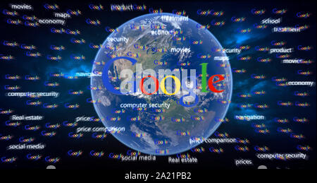 Logo di Google sul monitor di un computer. Motore di ricerca universale Immagine logo di Google sul monitor di un computer. Motore di ricerca universale immagine Foto Stock