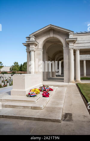 Il CWGC Memorial e il cimitero di Arras sul campo di battaglia di somme del nord della Francia Foto Stock