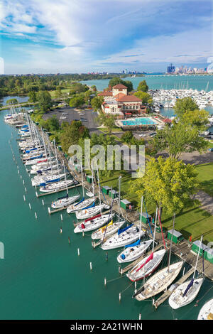 Detroit, Michigan - Detroit il Yacht Club, un club privato situato sulle Belle Isle, un'isola nel fiume Detroit. Foto Stock