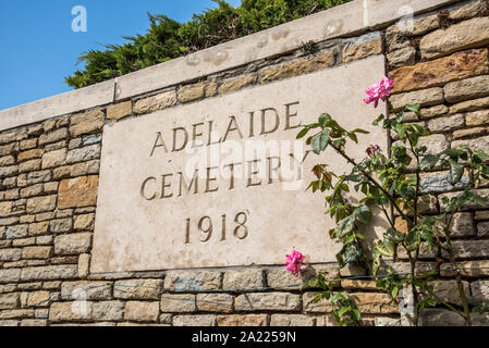 Adelaide CWGC Cemetery-Villers Brettonneux nei pressi di Amiens Foto Stock