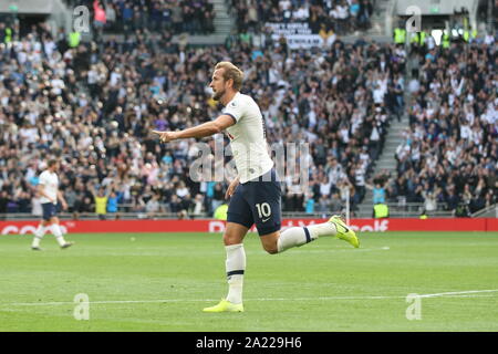 Durante il match di Premier League tra Tottenham Hotspur e Southampton a Tottenham Hotspur Stadium, Londra sabato 28 settembre 2019. (Credit: Simon Newbury | MI News & Sport Ltd) ©MI News & Sport Ltd Tel: +44 7752 571576 e-mail: markf@mediaimage.co.uk Indirizzo: 1 Victoria Grove, Stockton on Tees, TS19 7EL Foto Stock