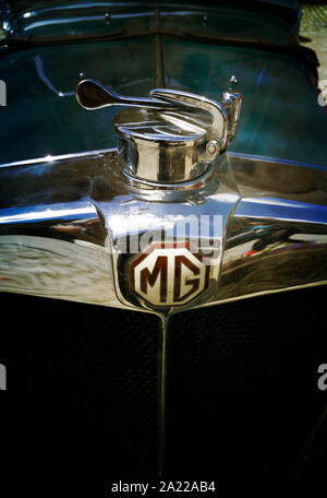 MG emblema sul cofano Foto Stock