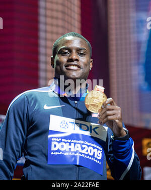 Doha in Qatar. 29Sep, 2019. Vincitore Christian Coleman (USA/1° posto) con medaglia, oro, cerimonia di premiazione 100m uomini finale, su 29.09.2019 Campionati del Mondo 2019 a Doha/Qatar, dal 27.09. - 10.10.2019. | Utilizzo di credito in tutto il mondo: dpa/Alamy Live News Foto Stock