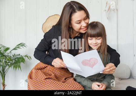 Congrats figlia mom per la festa della mamma Foto Stock