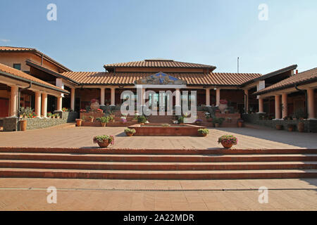 Centro di moderna replica del centurione romano di abitazione, presso domus scientiarum viminacium / casa scienziati viminacium, scientifico, scienza e centro di ricerca, Kostolac, Branichevo distretto, Serbia. Foto Stock