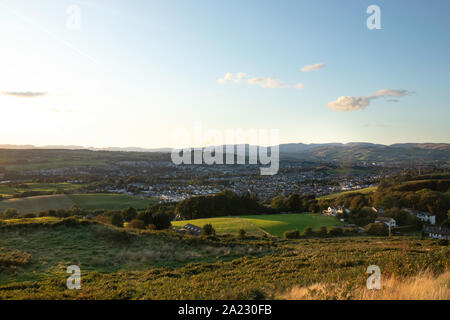 Vista di Kendal Cumbria, dal timone al golden ora nel mese di settembre Foto Stock