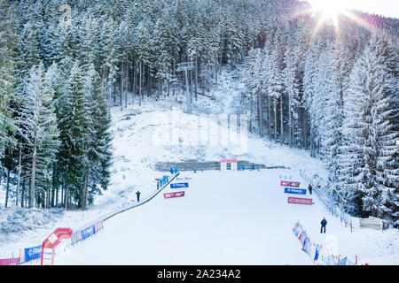 Bansko, Bulgaria - 12 dicembre 2015: Apri nuova stagione sciistica 2015-2016 a Bansko, Bulgaria Foto Stock