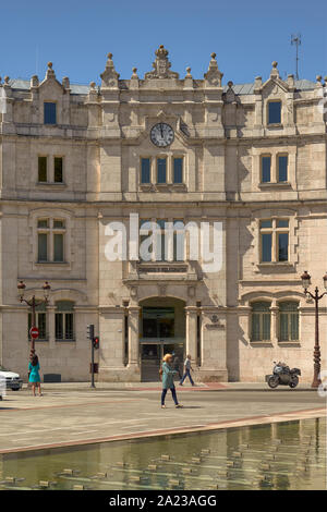 Post e telegrafo edificio del XX secolo, Plateresque e Spagnolo rinascimentale, dall'architetto Carlos Gato Soldevila, Burgos, Spagna. Foto Stock