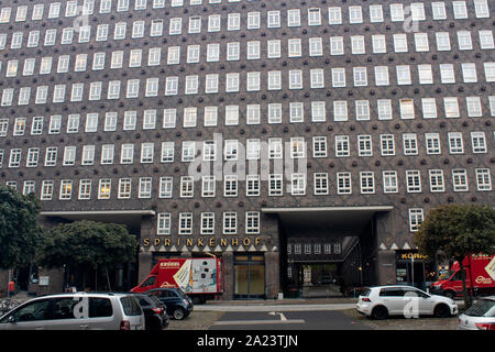 Il Sprinkenhof, a nove piani di ufficio edificio costruito tra il 1927 e il 1943 ad Amburgo il quartiere Kontorhaus Amburgo Germania Foto Stock