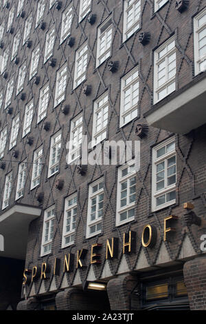 Il Sprinkenhof, a nove piani di ufficio edificio costruito tra il 1927 e il 1943 ad Amburgo il quartiere Kontorhaus Amburgo Germania Foto Stock