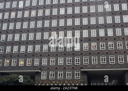 Il Sprinkenhof, a nove piani di ufficio edificio costruito tra il 1927 e il 1943 ad Amburgo il quartiere Kontorhaus Amburgo Germania Foto Stock