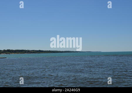 Estate in Michigan: Guardando verso sud lungo il lago Michigan litorale vicino a San Giuseppe Foto Stock