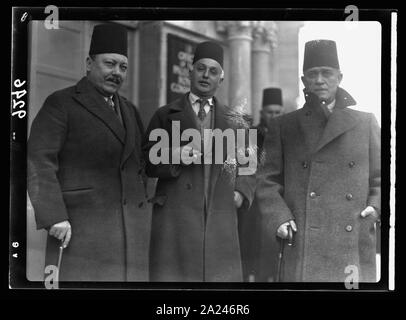 Disturbi della Palestina 1936. I membri dell'Arabo Comitato superiore, lasciando gli uffici della Commissione Reale a gennaio 12, 1937 dopo la loro prima apparizione a fornire mezzi di prova Foto Stock