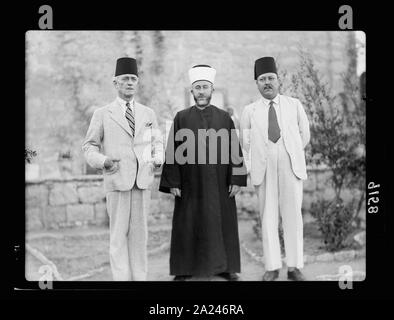 Disturbi della Palestina 1936. I membri dell'Arabo Comitato superiore. Da sinistra a destra: ex sindaco, Gran Mufti & presente sindaco, cioè Ragheb Bey Nashashibi, Haj Amin eff. el-Husseini e il dottor Hsein Khaldhi Foto Stock