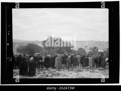 Gli eventi della Palestina. Internazionale Conferenza Missionaria a Olivet. Il mattino di Pasqua servizio su Olivet. Il La I.M.C. delegati. Gerusalemme visto in distanza Foto Stock