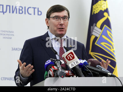 Kiev Kiev, Ucraina. 7 Mar, 2019. (Nota dell'editore: Questo è un file foto), Procuratore Generale dell'Ucraina Yuriy Lutsenko parla durante una conferenza stampa tenutasi a Kiev. In una intervista della BBC di giornalista pubblicato il 30 settembre 2019 sulla BBC di sito web : siete pronti a testimoniare circa l impeachment del Presidente Trump in noi? Yuriy Lutsenko rispose: Perché non. Io sono completamente aperto e sappiamo che tutte le mie azioni sono state giuridica, tutte le mie dichiarazioni sono state giuridica, io non ho paura di nulla. Ho paura per il mio paese, perché sembra che l'Ucraina ha ora caduto vittima di una grande tempesta americana. Voglio proteggere Foto Stock