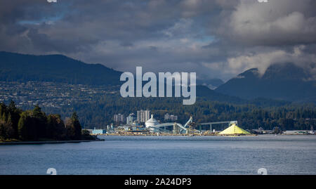 VANCOUVER, BC - 26 settembre 2019 - La vista di pianta di zolfo da Vancouver il waterfront Foto Stock