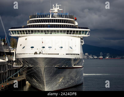 VANCOUVER, BC - 26 settembre 2019 - carnevale leggenda nave da crociera ormeggiata nel porto di Vancouver Foto Stock